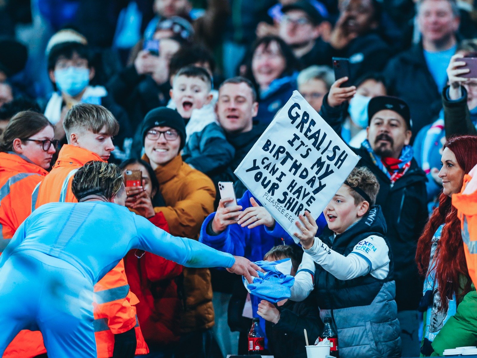 随着一则新 随着一则新